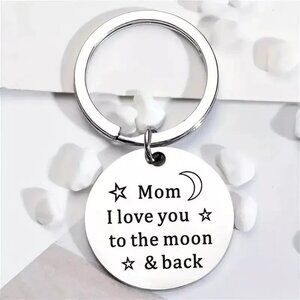 Mom Keychain Gift – I Love You to the Moon‎ and Back – Mother's Day Jewelry